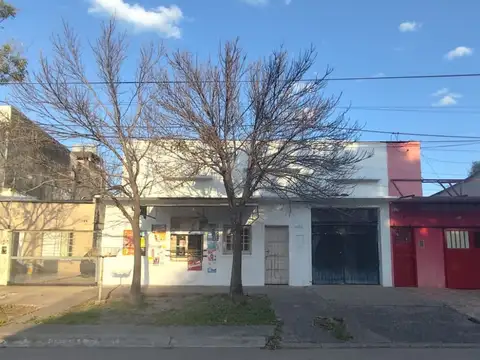Venta de 3 Casas en un terreno en Resistencia.-