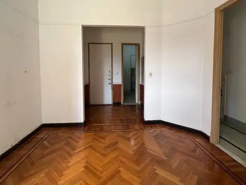 Avenida Rivadavia 5400, Piso 1