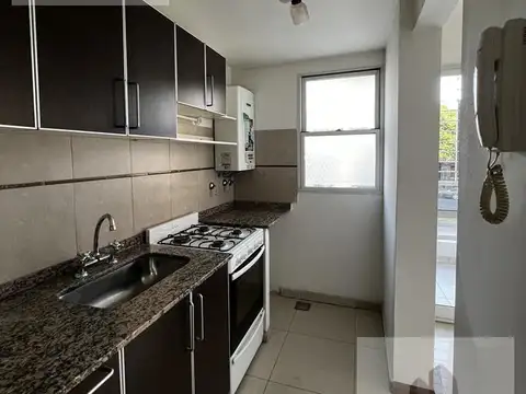 Departamento en Alquiler en Echesortu, $ 680.000
