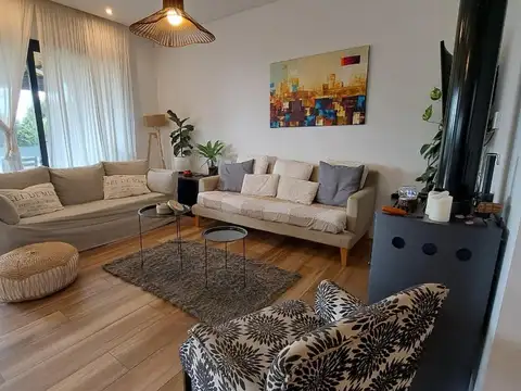 Casa en Venta al Este