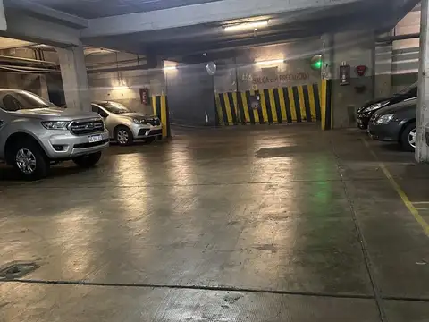 VENTA COCHERA FIJA CUBIERTA POR RAMPA, MONSERRAT