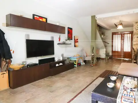 Casa 5 ambientes con 1 baño