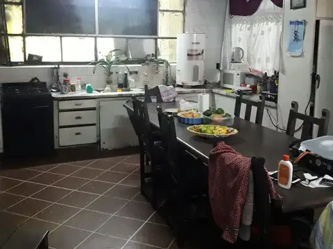 Casa 5 ambientes con 2 baños