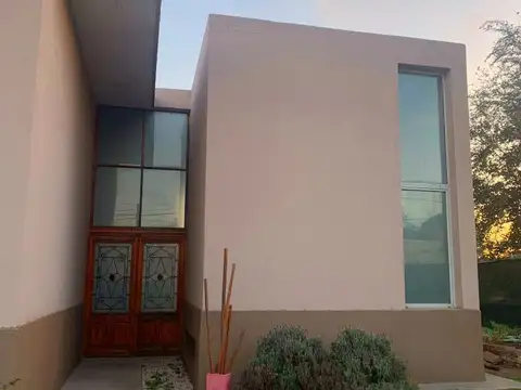 Casa 3 dormitorios categoría Juana KOSLAY