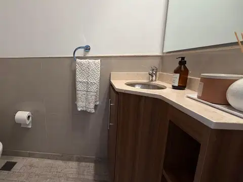 Depto Tipo Casa 5 ambientes con 2 baños