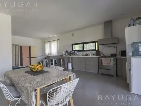 Casa 7 ambientes con 4 baños