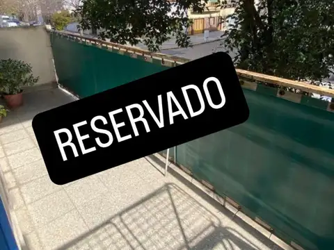Venta de Departamento 3 amb con balcones. Apto Profesional