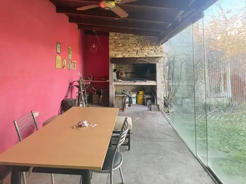 Casa 3 ambientes con 2 baños