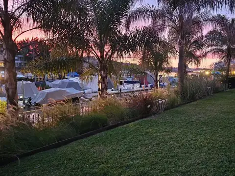 Piso de 7 ambientes en Miradores De La Bahía