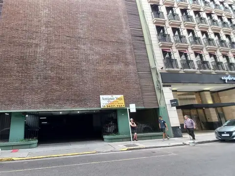 VENTA AMPLIA COCHERA BARRIO MONSERRAT/ZONA CENTRO