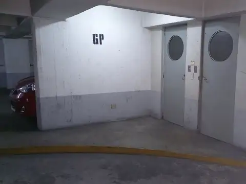 VENTA AMPLIA COCHERA BARRIO MONSERRAT/ZONA CENTRO