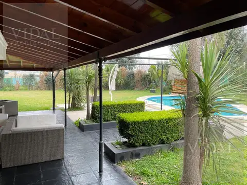 Casa 7 ambientes con 4 baños