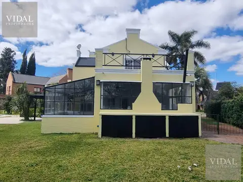 Casa en Venta con 8 cocheras