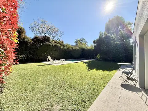 Casa 7 ambientes con 4 baños