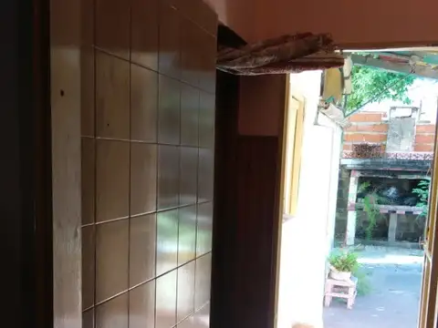 Casa 4 ambientes con 1 baño