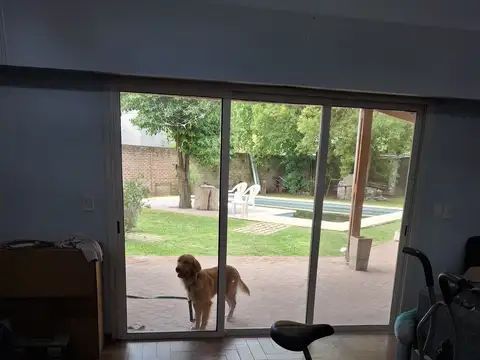 Casa en Venta con 4 cocheras