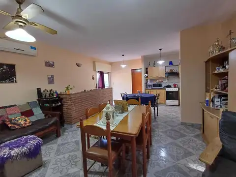 VENTA DE 2 CASAS CON LOCAL COMERCIAL PATIO Y COCHERA