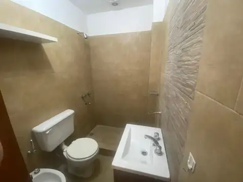 Departamento en Alquiler en Lanús Este, $ 450.000