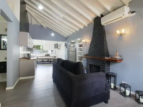 Casa 4 ambientes con 2 baños