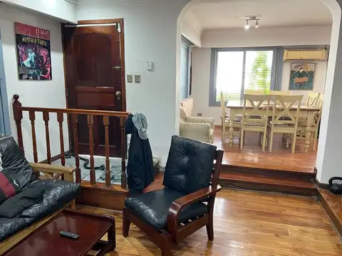Casa en Venta con 3 cocheras