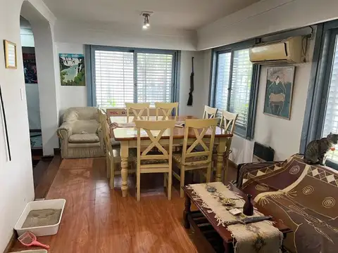 Chalet con jardín, piscina, cochera + departamento