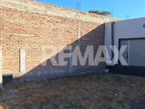 Local en Venta en General Fernandez Oro, USD 135.000