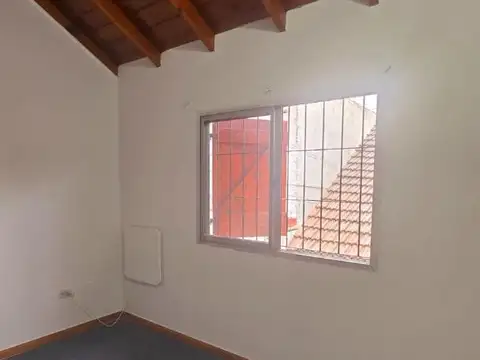 Depto Tipo Casa en Venta de 2 ambientes