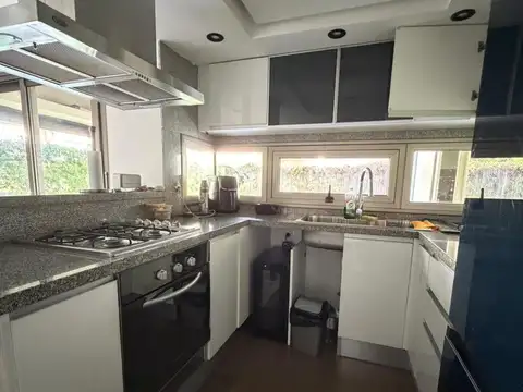 Hermoso Duplex en venta en complejo "Las Cañuelas"