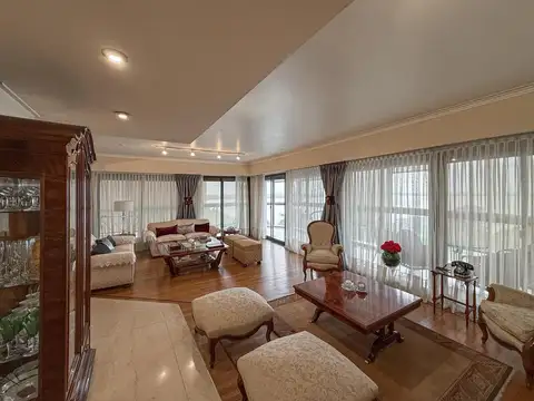 Departamento en Venta con 2 cocheras