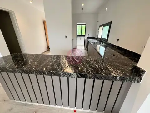 Casa en Venta en Pilar del Este - San Ramon, USD 198.000