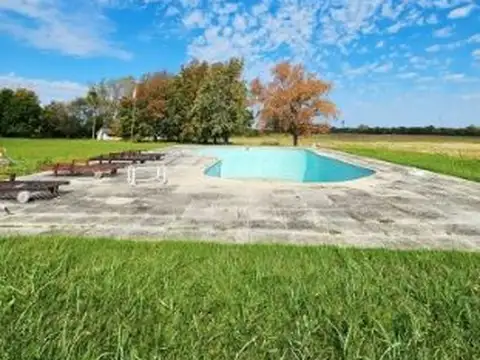 Casa en Venta con 4 cocheras