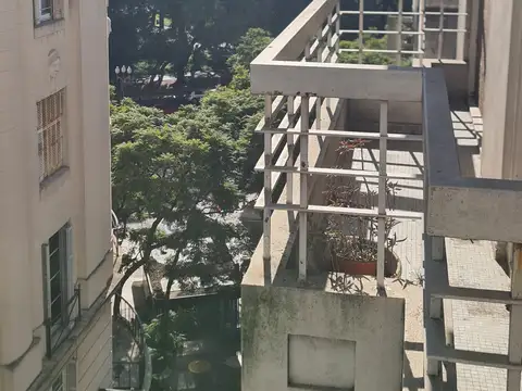Florida 900, Piso 8