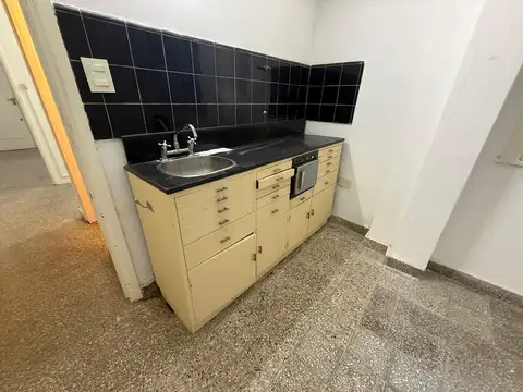 Oficina 2 ambientes con 1 baño