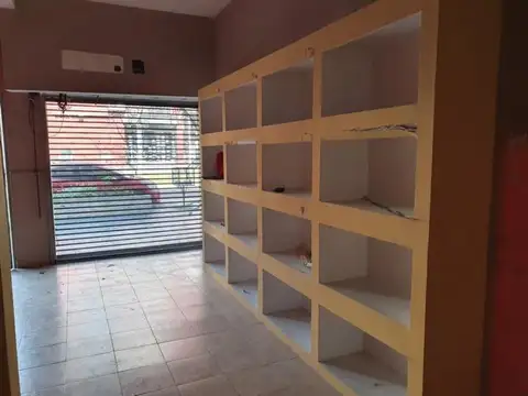 LOCAL 26M2 A 100M ESTACION VILLA BOSCH