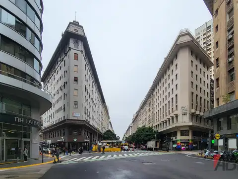 Av Pte Roque Saenz Pena 800