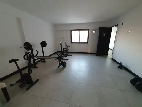 MONOAMBIENTE EN LANUSITA CON COCHERA