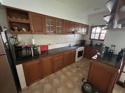 Casa en Alquiler con 1 cochera