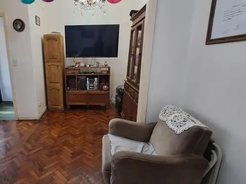 Depto Tipo Casa en Venta 50 años