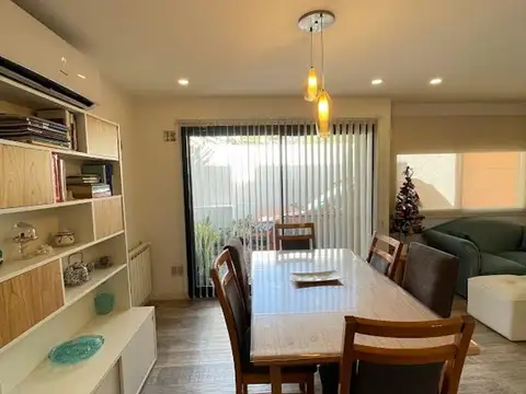 Depto Tipo Casa en Venta con 1 cocheras