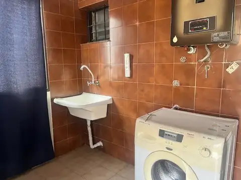 Casa 2 ambientes con 1 baño