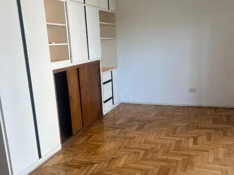 Zuviría 1000, Piso 6