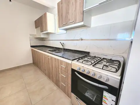 DEPARTAMENTO DE DOS AMBIENTES  CON BALCON AL CONTRAFRENTE