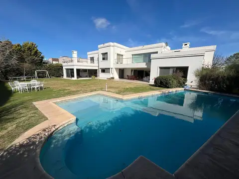 Casa en Venta de 5 dormitorios