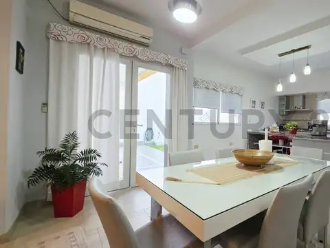 VTA CASA 4 AMB JARDIN/COCHERA RAMOS PERMUTA
