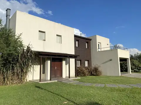 Casa en Alquiler Temporario Enero Febrero  - Fisherton - Aldea Golf - Barrio privado