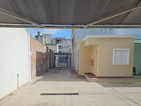 27 De Abril 2900, Piso PB