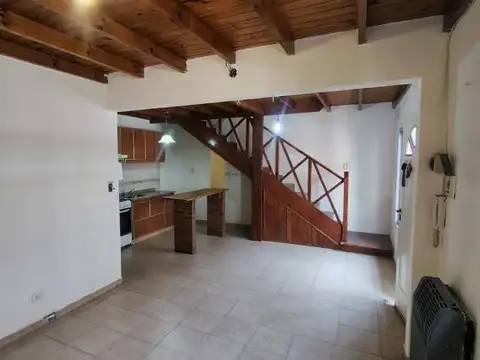 Departamento 3 ambientes/ tipo duplex - Alquiler