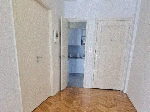 Ecuador 1300, Piso 7