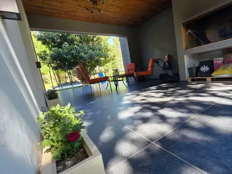 Casa 5 ambientes con 3 baños