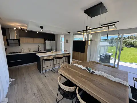 Casa en Venta en Barrio Deportivo 1, USD 369.000